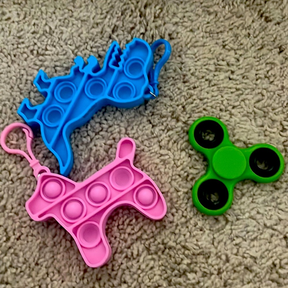 (2) Pocket Popper (1) Fidget Spinner